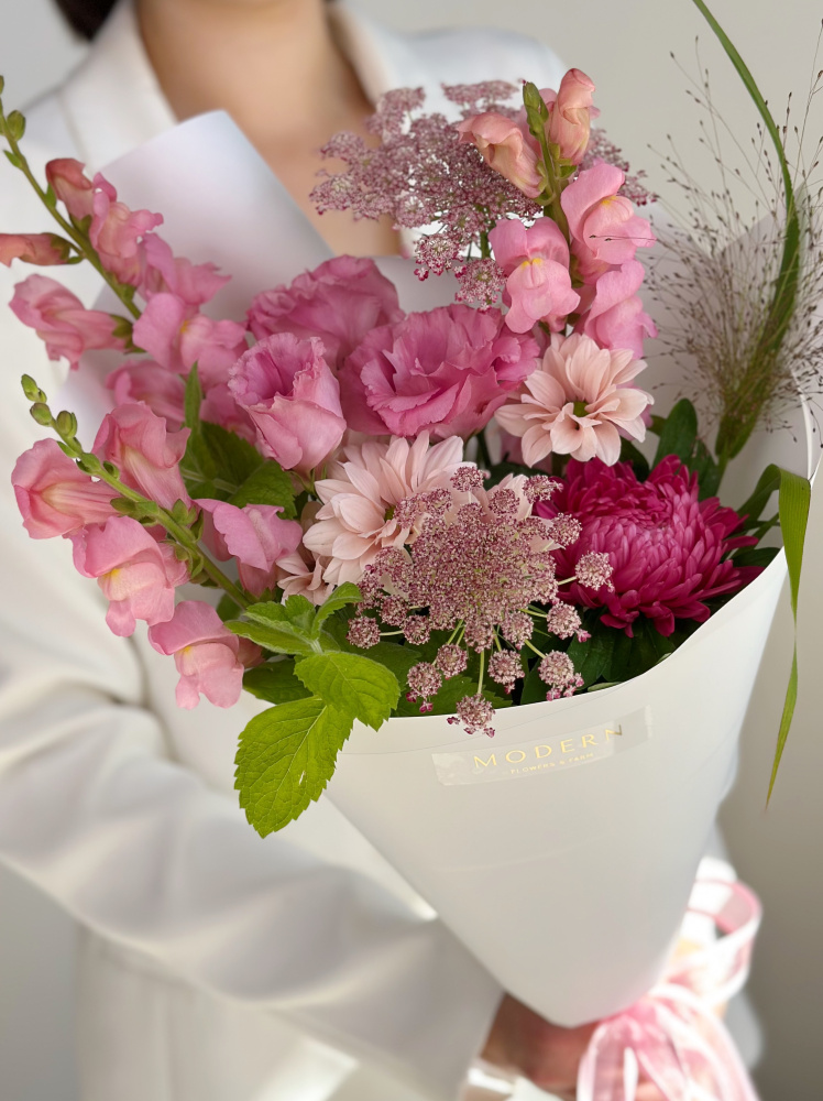 БУКЕТ С АСТРОЙ, ЭУСТОМОЙ И ЛЬВИНЫМ ЗЕВОМ БУКЕТ С АСТРОЙ, ЭУСТОМОЙ И ЛЬВИНЫМ ЗЕВОМ