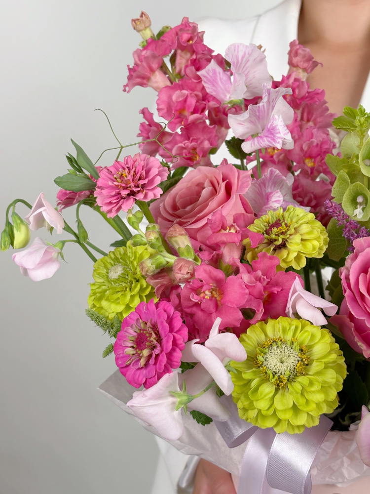 СОЧНАЯ КОМПОЗИЦИЯ В ШЛЯПНОЙ КОРОБКЕ С РОЗОЙ И ДУШИСТЫМ ГОРОШКОМ СОЧНАЯ КОМПОЗИЦИЯ В ШЛЯПНОЙ КОРОБКЕ С РОЗОЙ И ДУШИСТЫМ ГОРОШКОМ